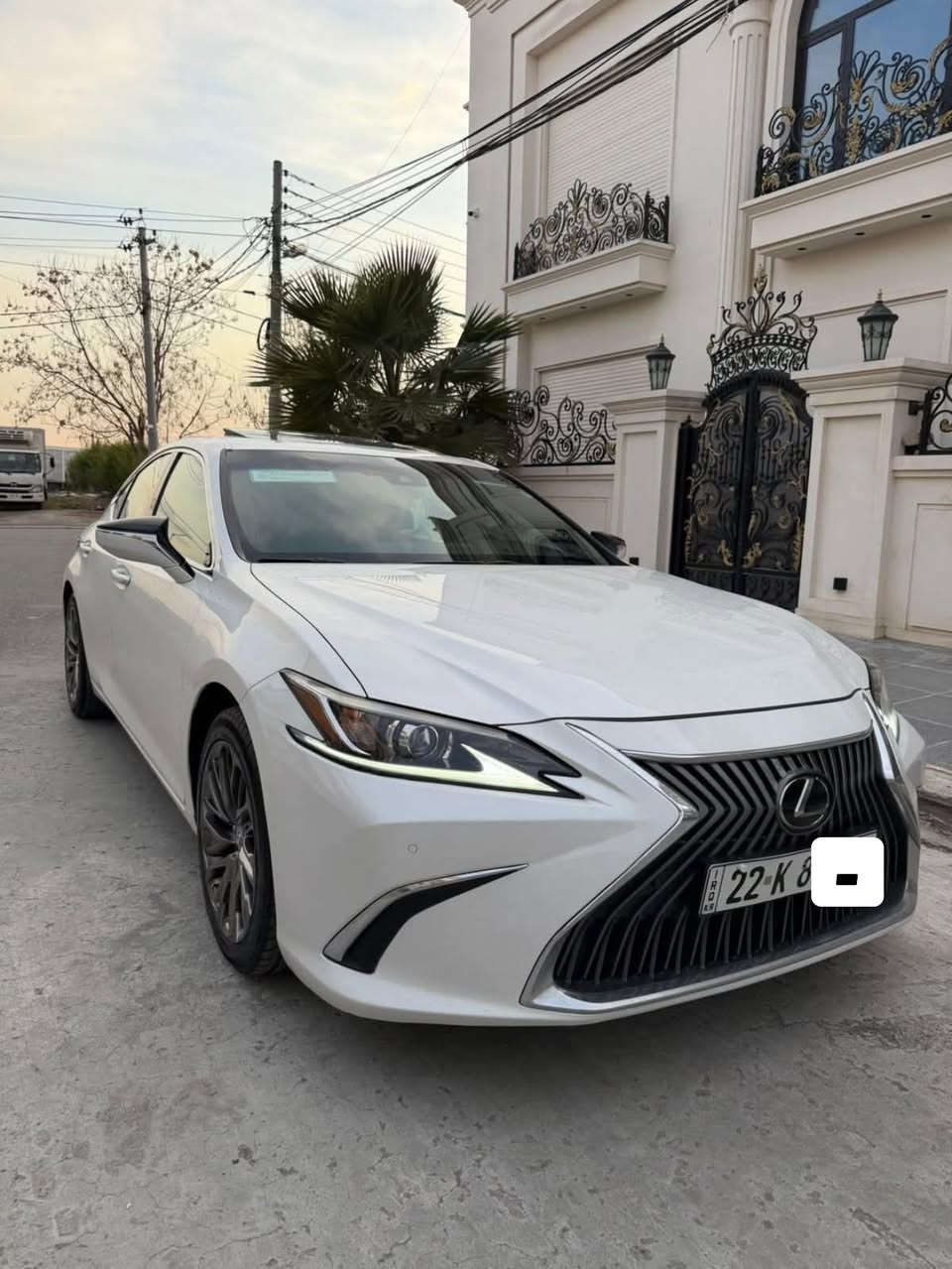 سلام عليكم 
لكزس 2021 ES350 
لون ابيض 
وارد امريكي 
سيارة بدون سبوغ بابين تبديل شركة 
مواصفات 
شاشة 
دواخل مشمى 
كامرة 
حساس امامي خلفي 
كامرة دواره 
رادار امامي نقطة عمياء 
سستم صوت 
كشنات تدفئه تبريد او كهرباء 
محرك 6 سلندر 3500 
قطعتين تبريد 
اوتو ستوب 
مري قلاب عند رجوع 
ماشية 66 الف كيلو 
رقم اربيل بسمي هزة جديدة بدون اي نقص 
السعرررر  275 
العنوان اربيل 
***********
