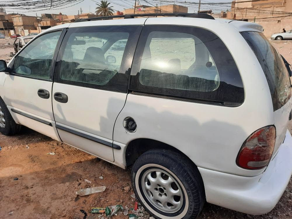 للبيع أو المراوس، دوج كرفان (Dodge Caravan) سبعة راكب، موديل 2000، بمواصفات وحالة جيدة.

🔹 المواصفات والتفاصيل:
🚗 النوع: دوج كرفان، 7 راكب.
📅 الموديل: 2000.
🔧 المحرك والكشر: خير من الله.
⚡ الصدر والكهربائيات: كلهن شغالات.
🔢 رقم إنكليزي، بغداد.
✨ السيارة حلوة ونظيفة.

⚠️ ملاحظة: فقط، فقط، فقط الكير كايم وتحتاج الى كير، .
💰 السعر: 33 ورقه وبيها مجال... 

  التواصل.
📍 الموقع: كربلاء المقدسة.
📞 للاتصال والاستفسار:
***********
🤝 البيع أو المراوس حسب القناعة، والرزق على الله.
 والله يرزق الجميع. كربلاء, العراق

