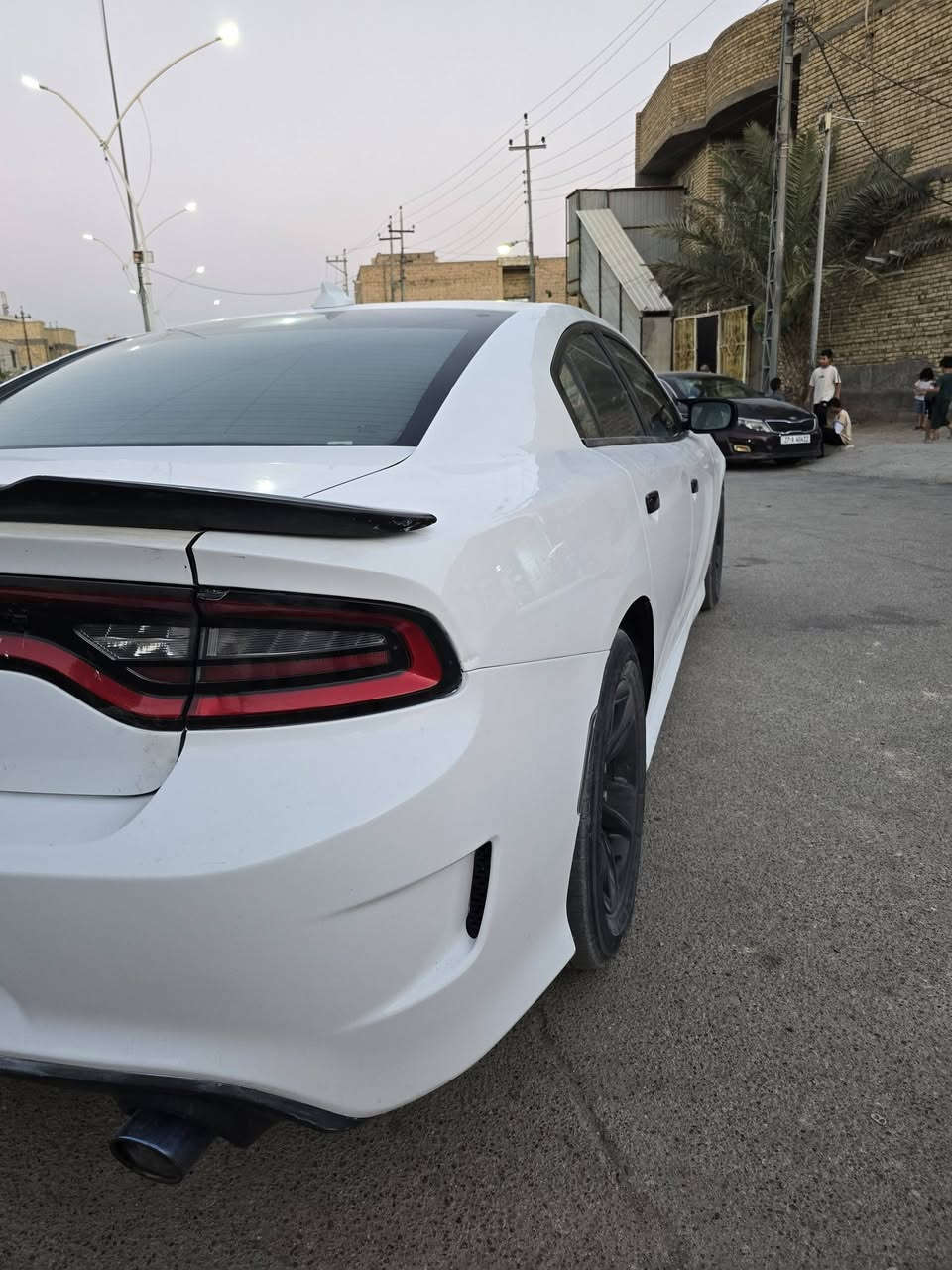 #مكلف_بالنشر 
جارجر مديل 2017 اصل
حادث بنيد و جاملغ
رقم واسط انكليزي بسمي
مكان ذي قار مركز  وهذا رقم راعيها 
***********
