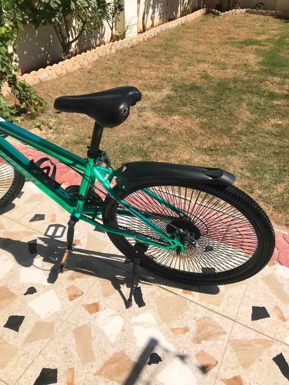 السلام عليكم توفر بايسكل جبلي لون مميز و ويل دبل سيم گيرين الكير الي بل بيدر ميشتغل اما الباقي مابيهن شي او ابريك كدام ميشتغل الفلنجه واكعه سعره 100 الف او بي مجال مكاني كركوك الرقم ***********
