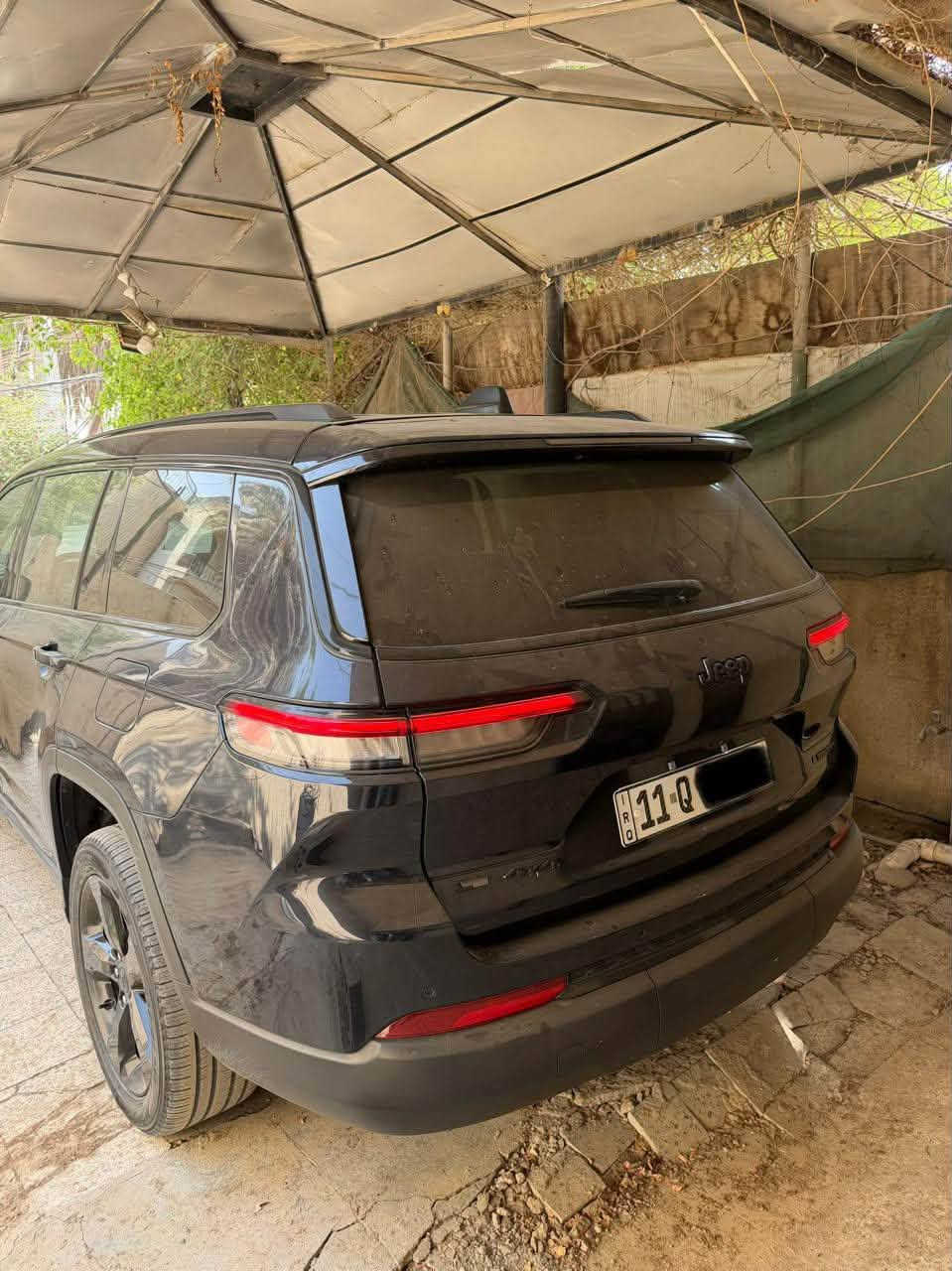 (( سعر مال بيع مستعجل 255 ورقه ))
جيب شيروكي 2023 فول مواصفات 
كراسي جلد + تدفئه كهرباء صندوك كهرباء 
تكيف 3 قطع 7 راكب (( شاشه كبيره )) 
ماشيه 36 السياره بكل معاني الكلمه جديده جداا 
( كير مكينه شواصي لغود ايرباكات كفاله ) 
بجم كبس حادثها فقط ضربه بين البابين خفيفه 
رقمها بغداد باسمي مكاني منصور
***********

