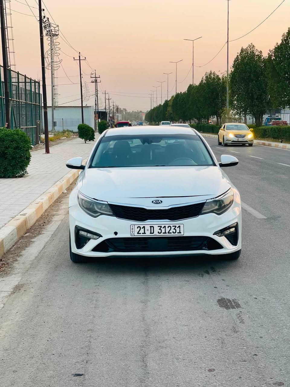 السلام عليكم
كيا اوبتما وارد امريكي موديل 2019
جديده كلش  
صور الحادث مرفقه بالمنشور. 
جاملغ وبنيد بدون دواخل 
رقم سليمانيه ب اسمي سنويه 2031
هزه جديده 
ماشيه 100 
مكينه مامفتوحه 
شرط حداديه الشركه بيها 
شاشه جبيره 
قياده ذاتيه 
رادار جانبي
مانع تصادم 
توقف ذاتي  
بابل الشوملي 
السعر  129$ وبيها مجال 
***********
