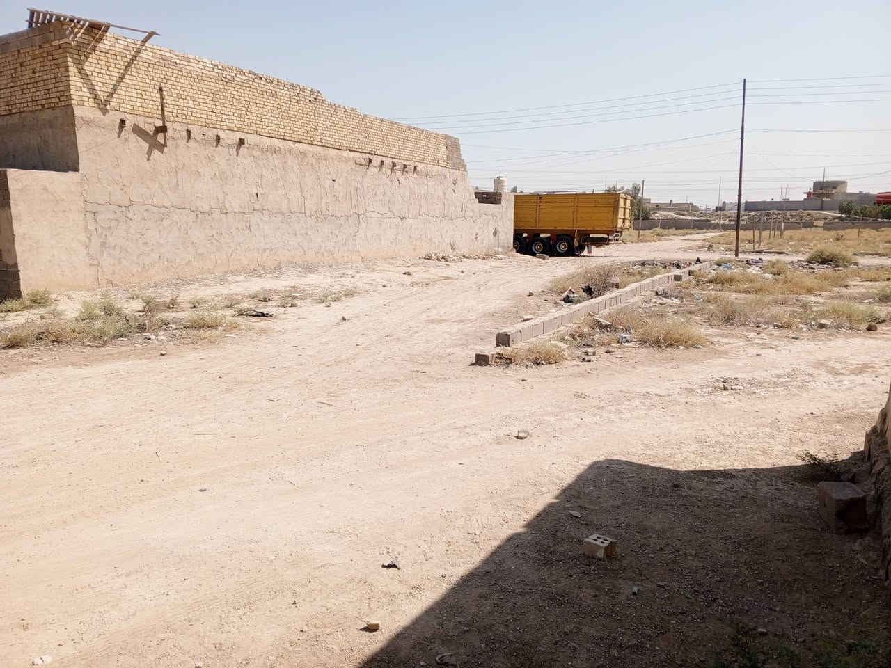 سلام عليكم
قطعة ارض للبيع مساحه
325متر  مكان حي البتول شارع بيت دايش بل اخير

ماي كهرباء انترنيت موجود 
سعرها22مليون 
رقم *********** ابو ولايه
