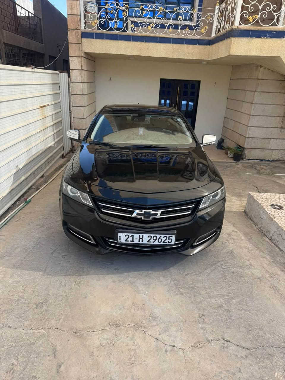 السلام عليكم
سيارة شيفروليت امبالا بريمير موديل ٢٠١٧
السيارة كامل مواصفات بانوراما كشنات جلد كهرباء تدفئة تبريد
نقطة عمياء تنبيه الخروج عن المسار تنبيه رادار امامي 
ضرر السيارة بابين عكس السايق كما موضح بالسونار
السعر ١٣٧ ورقة و بيها مجال 
للاستفسار اكثر تواصل على الرقم ***********
