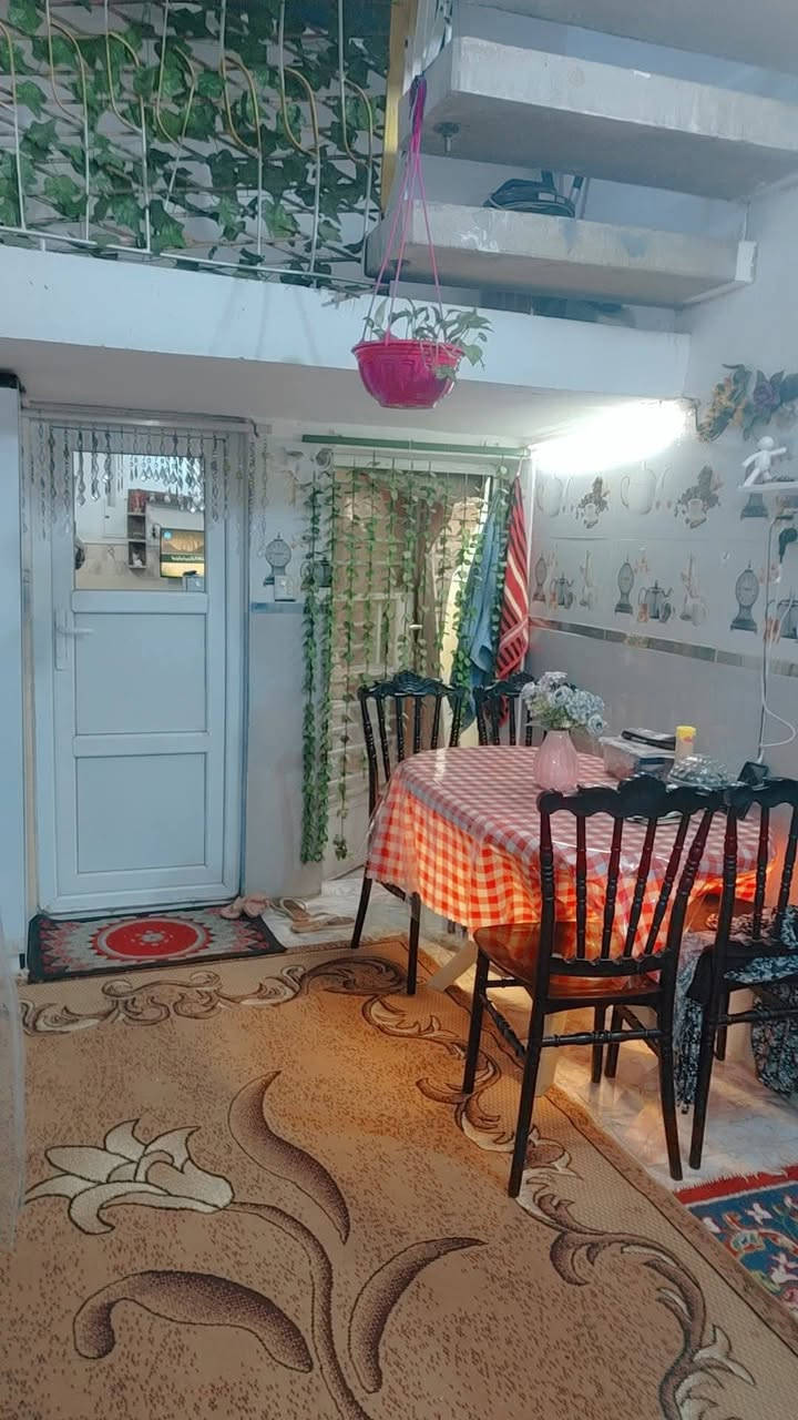ربيت لليجار ثلاث طوابق  ابو دشير خلف مركز ايجاره 700 هذا رقم بي وتساب اي سفسار ***********
