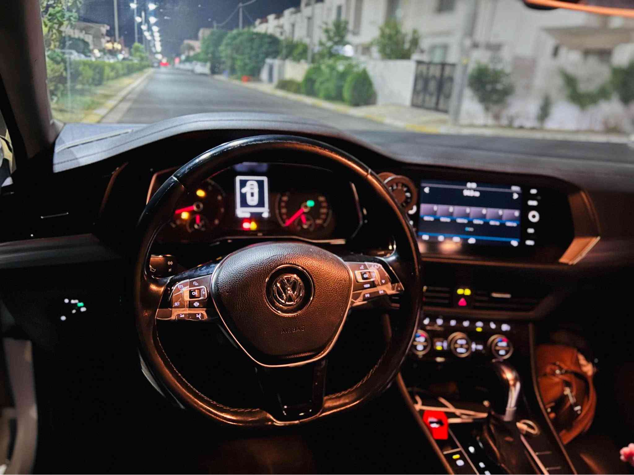 vw jeta 2019SE pluse 
كلین داخل كرایە 
شاشە گەورە 
حەساس كامیڕە ڕادار كوشین جلد و دوو كوشین ھیتەر پانۆڕاما كاڕپلەی ویلی ئاڕڵاین دەعامی gli دەرگا بەسمە ....

بۆنیت سبوغ بەبێ دوو جێیگای زۆر بچوك تعدیلە ژۆرێ ڕادێتە بیلاد بەردی گزۆز گێڕ مەكینە ھەموو بیلادی بەشەرت

سعری 138$ واتساپ ***********
تعویل غڕامە بەشەرت ڕسمی حادیسەی نیە أربيل, العراق
