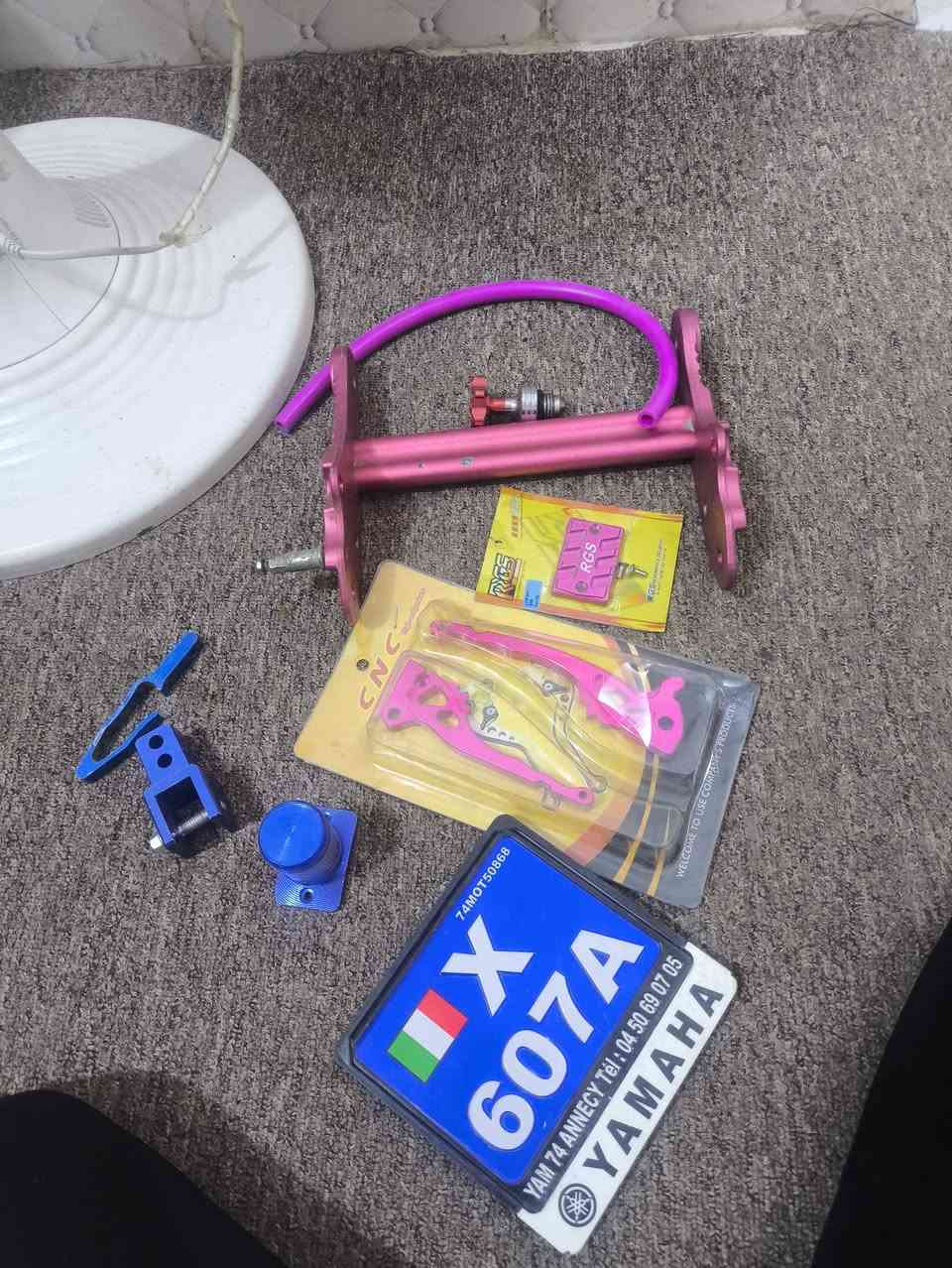 سلام عليكم 
غراض للبيع 
١ مكينه ماكس عدله شرط الفحص نضيفه كلش 
٢ صالنصات وحده بلاديه وحده افم اصليه 
٣ عقوله ماكس شرط الفحص 
٤ تزويد هم
٥ سكانات عدله منغولي بلادي 
٦ شاصي ماكس عدله مكفول نضيف
٧ كفرات ماكس عدله لون ازرك نضيفات اصليات 
٨ قباقه هندر عدي ٥ نضاف اصليات
٩ سدر كامل تزويد نضيف كلش
هاذه رقمي ***********
مكان ناصريه مركز بلتضحيه
