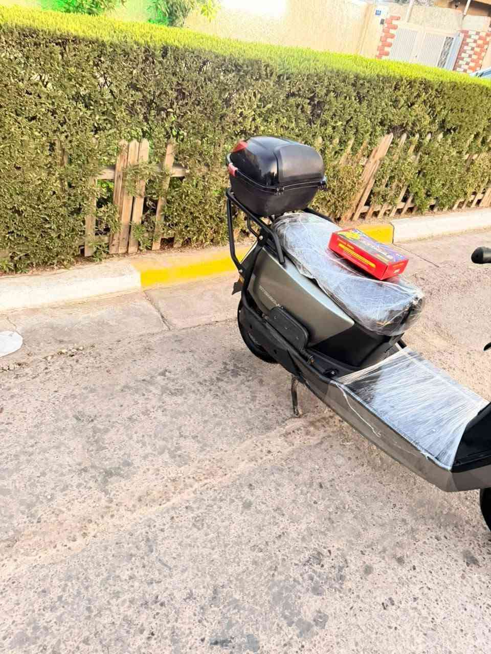 السلام عليكم دراجة شحن للبيع 
النوعيه ماتريكس 
موديل 26 الشكل الجديد 
6 بطاريات الاكبار 
ملف 1800 واط 
تشغيل عن بعد 
انذار ضد السرقه 
قفل استيرن 
نضام Rرجوع للخلف 
لايت عالي وناصي 
اشاير يمنه ويسرى 
هورن 
3 نمر سرعه حقيقي 60 
حساسات بريك امامي وخلفي 
جوزة تفصل الناريه 
سويج 2+ بصمه 2 
مكاني بغداد البلديات 
السعر 540 و بيها مجال بسيط جدا 
الاستفسار الرقم ***********
