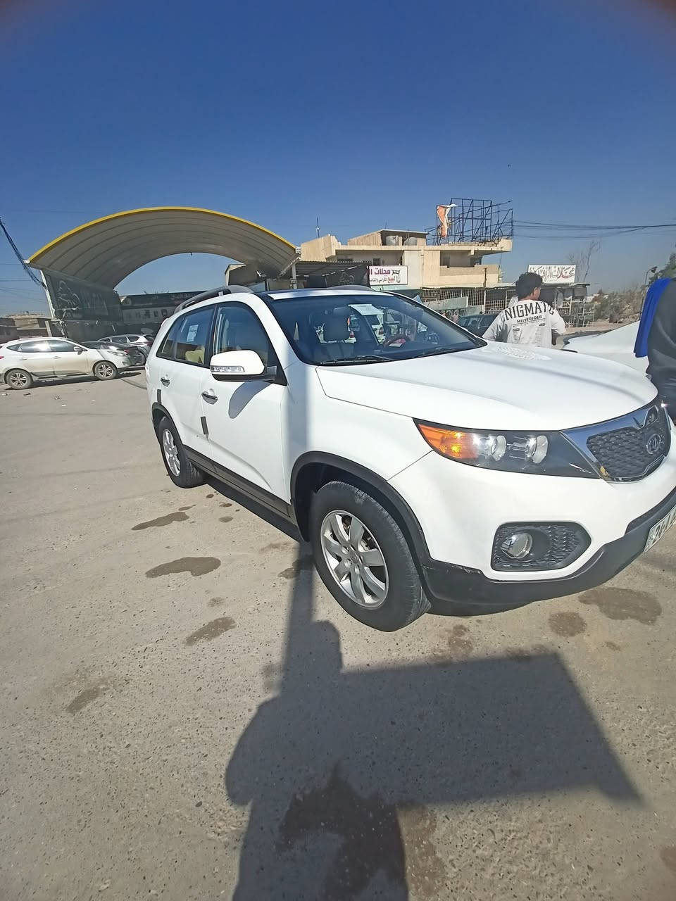 Kia Sorento
كيا سورنتو 2012  فول مواصفات 
بصمه 2 تشغيل +ابواب 
بانوراما 🧩 سقف داخل لونين 
شاشة تاب تبريد 2 قطعه كوري باي كوري
 بلا حادث او  صبغ بارد في مكانات بيها. 
محرك شرط كير شرط  رقم دهوك بسمي 
للاستفسار اكثر *********** 
السعر خاص
