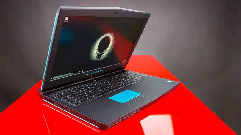 للبيع: لابتوب قيمنق Alienware 17 R4 – وحش الألعاب والتصميم 🚀
لابتوب ألعاب غني عن التعريف من شركة Dell براند Alienware، تصميم قوي وتبريد احترافي، مناسب للألعاب الحديثة والبرامج الهندسية والمونتاج.

​📌 المواصفات:

• المعالج: Intel Core i7-6700HQ (الجيل السادس)

• كرت الشاشة: NVIDIA GeForce GTX 1070 (سعة 8GB VRAM) - كرت قوي جداً 

• الذاكرة العشوائية (RAM): 16GB

• التخزين: 256GB SSD (إقلاع وسرعة ممتازة للسيستم)

• الشاشة: 17.3 انش (حجم كبير وتجربة لعب ممتعة)

• الإضاءة: إضاءة AlienFX RGB كاملة للكيبيورد والشاسي.

​🎮 الأداء:

يشغل معظم الألعاب القوية بسلاسة وبأعلى الإعدادات مثل:

(Call of Duty, Red Dead Redemption 2, Elden Ring, Forza Horizon, Counter-Strike 2, PUBG, Fortnite).

​✨ الحالة:

الجهاز شغال 100% وبحالة ممتازة، تبريد قوي ونظيف جداً