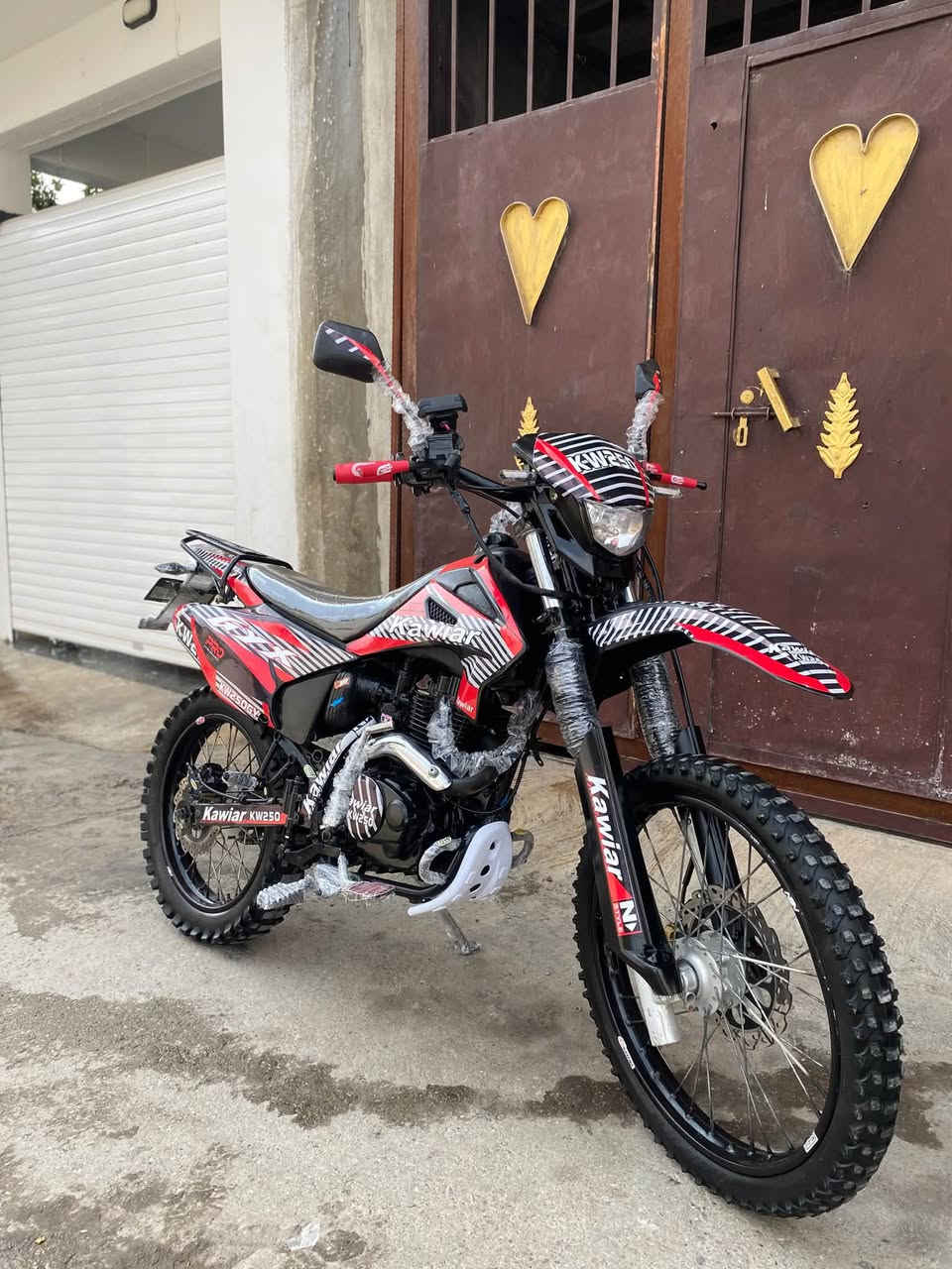 كەویار KW250 • ٢٠٠cc • مودێل ٢٠٢٢