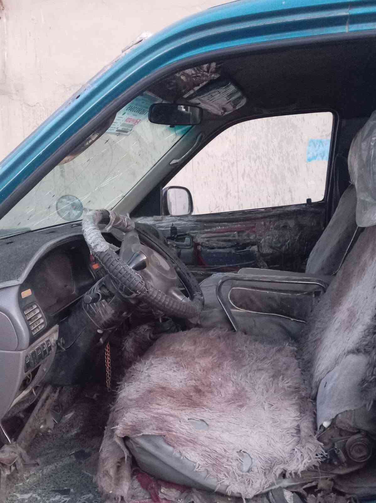 السلام عليكم ورحمة عندي كيا بريجو موديل 98 سنويه 27 بغداد الألماني محرك فرت يطق عليها غرامات مليون و150 الف،شاصي بلادي  محرك عموشه 2700 كور 3000 دواخل نضيفه كرهربائيات شغال/ه السعر 24 وبيها مجال،، ميعجبك اعبر المنشور.. عنواني بغداد الكرخ حي الفرات قرب شارع المطار *********** خاص ماعندي
