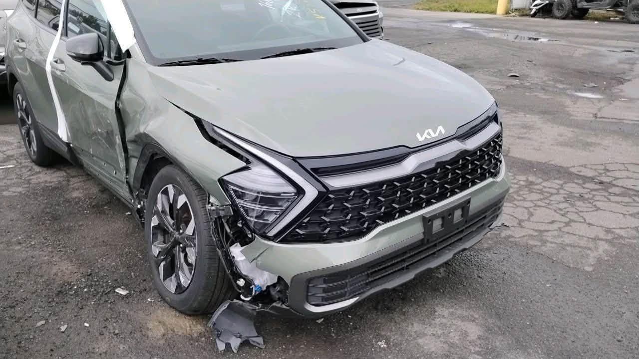 سبورتج اكس لاين
موديل ٢٠٢٤ ماشيه ٩ آلاف 
رقمهة فحص موقت بغداد 
هذا صور حادثهة السياره  فول ما عده الفتحه
الاستفسار ***********
