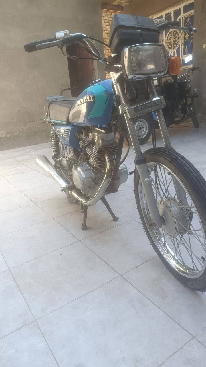 نامة بلادي اصلي موديل 20 أوراق اصولي 
سعر 550 وبيها مجال قليل باقي التفاصيل خاص مكاني حي العسكري شارع 30

***********

