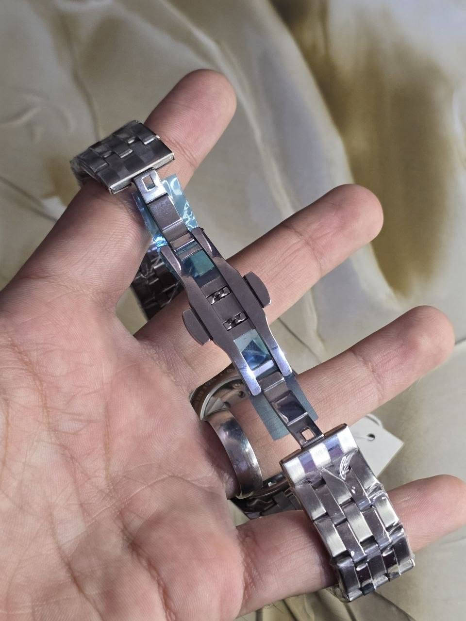 ساعة من ماركة سيكو SEIKO ماستر

تحفة فنية
مكينة اوتماتيك 21 حجر
قلب نابض 
ميناء ملكي اخضر 3D 
زجاج زفير مقبب
سير ستانلس ستيل عالي الجودة
وزن ثقيل + قطر 40 
قفل فراشة 

السعر :40 الف ع اول تم
للحجز والاستفسار مراسلة الصفحة عمارة, ميسان
