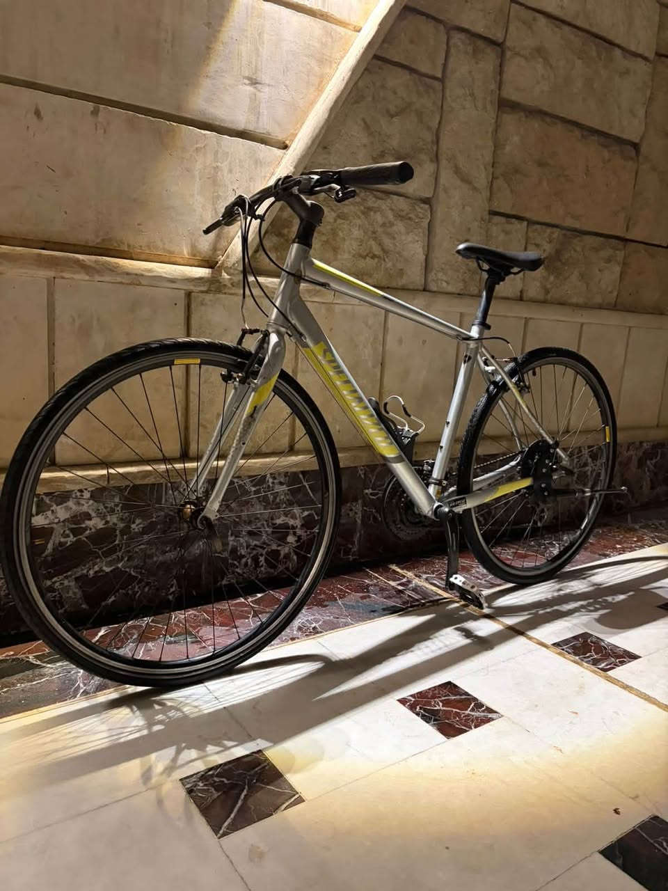 بايسكل c700. للبيع مثل ما موضح بل صور نضيف شخط مابي سعر 270 الف راسلني خاص او واتساب ***********
