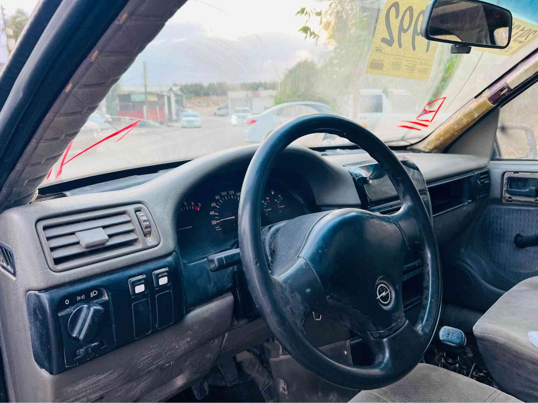 أوبل • ١٩٩٣ • كاوتش جديد