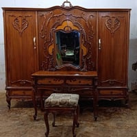 غرفة انتيكه • حي اور
