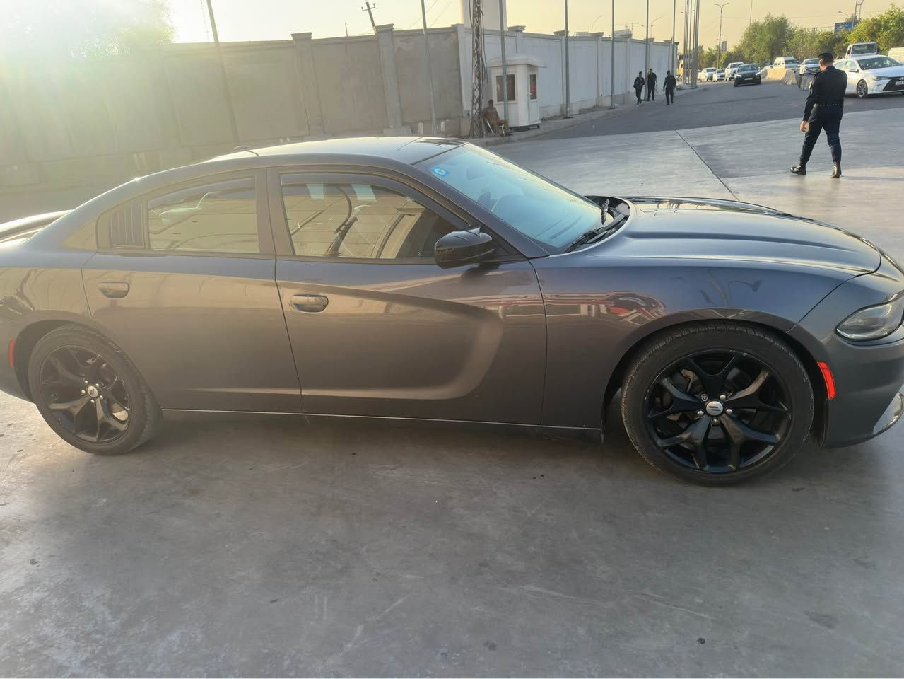 السلام عليكم 
للبيع فقط دوج جارجر 2019 SXT اصل وارد كندي السياره داخلة كلين وهنا بلعراق صار بيه قطعه وحده صبغ فقط البنيد بدون دواخل سوناره موجود ولكارفاكس ايضا 
كفاله كير مكينة تبريد شاصي لغد كلهن بشرط 
الموصفات 
تشغيل عن بعد 
شفتات ستيرن 
دركه SRT
كراسي كهرباء 
تدفئه كراسي 
تدفئه ستيرن 
تحكمات سترين 
مثبت سرعه كروس  
مانع انزلاق 
شاشة وسط كار بلاي واندرويد اوتو
كامرة خلفية 
كشنات حضن 
ويل 20 تخم تاير جديد 
وباقي المواصفات المعروفه
السياره جديدة حيل استخدام شخصي وجاهزة بدون اي نقص ترايك للبصرة 
مكانة بغداد 
السعر 192 وبيه مجال 
ممتواجد على النت
لل اتصال *********** بغداد, العراق
