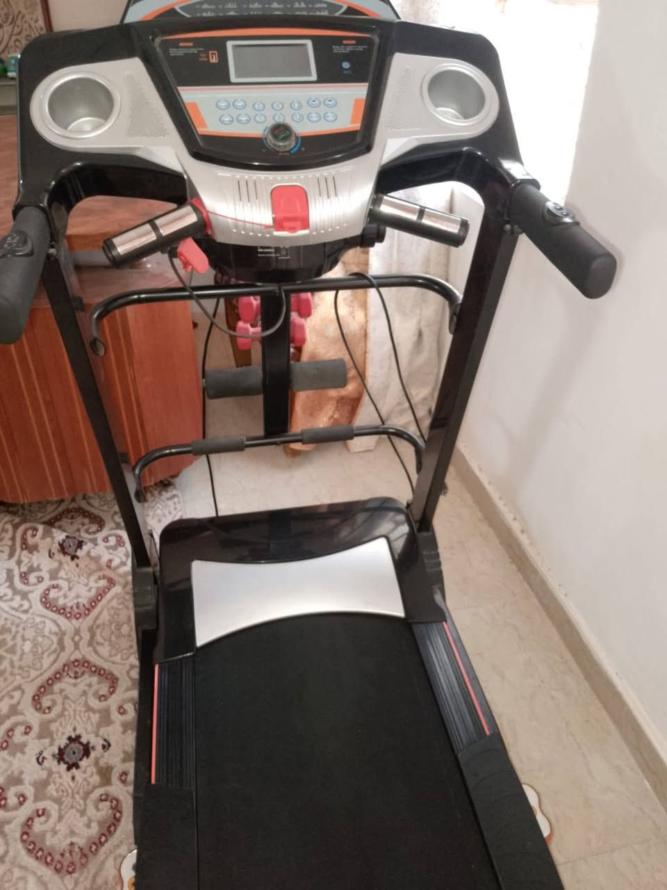 السلام عليكم جهاز جري للبيع نضيف جدا مستخدم قليل يتحمل لحد 200 كيلو السعر 280 وبي مجال للشراي للتواصل واتساب ***********

