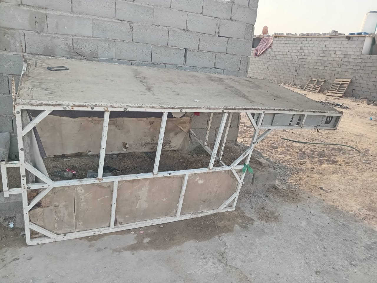 سلام عليكم لبيع محجر نضيف لمكان لنجف سعر خاص ***********
