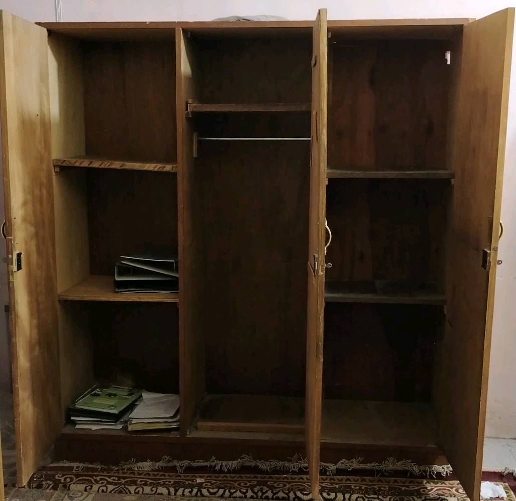 كنتور صاج  ٣ بيبان  السعر ٧٥  الف
 المشتل قرب جامع مالك بن انس