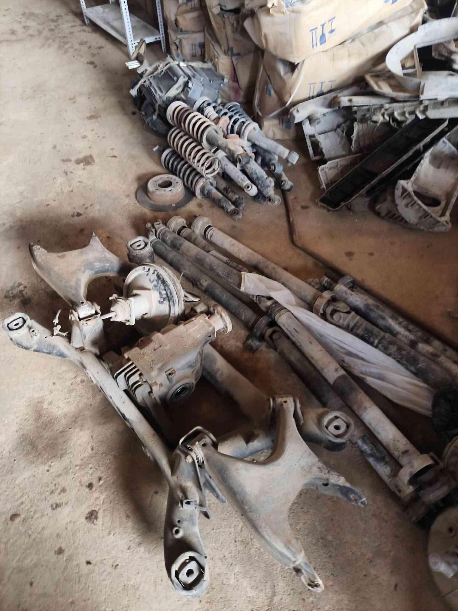 قطع BMW • جميع الأحجام • مجمع أبو حيدر