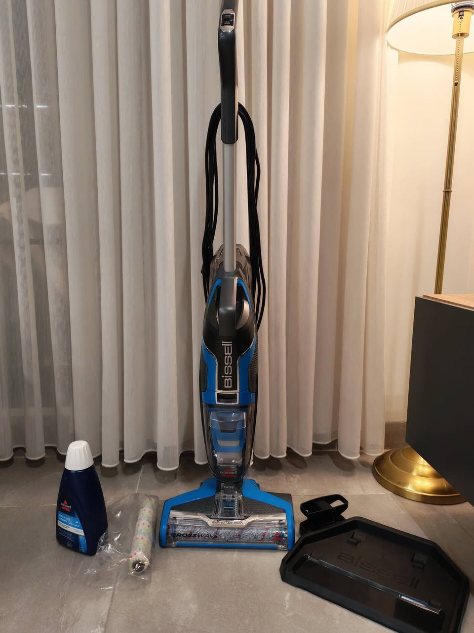 للبيع: BISSELL CrossWave الأصلية
✅تكنس وتمسح بنفس الوقت، مناسبة للسيراميك، البورسلين، والباركيه.

✅ نظيفة جدًا وحالتها ممتازة  نظافته ١٠٠٪ 

✅معها المنظف الأصلي

✅ رول إضافي جديد (غير مستخدم)

✅ جاهزة للاستخدام مباشرة

✅ كارتون مالتها موجودة و جديدة
السعر : ٢٢٠ الف دينار و بيه مجال
للتواصل واتساب/ 
***********
