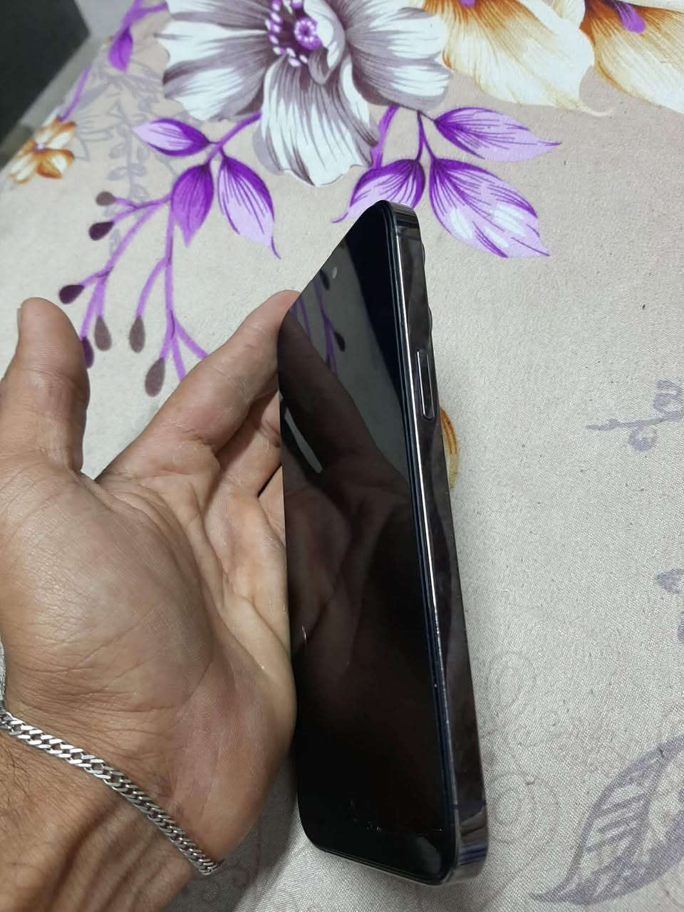 سلام عليكم ايفون ١٤ برو ماكس ذاكره ٢٥٦ بطاريه ٧٨ لجهاز كله شغال كامرات شحن صوت نت كله شغال مبدل شاشه فقط فيس إيدي شغال مكاني بغداد حي اور لسعر ٥٧٥ متواجد خاص واتساب ***********

نص مكتوب في الصور:
- القطع والخدمة تجمع Apple سجل تاريخ القطع والخدمة، وهذا السجل يعرض معلومات عن هذا الـ iPhone وحالته وتفاصيل إصلاحه. معرفة المزيد... سجل تاريخ الخدمة البطارية الخدمة الشاشة غير معروف