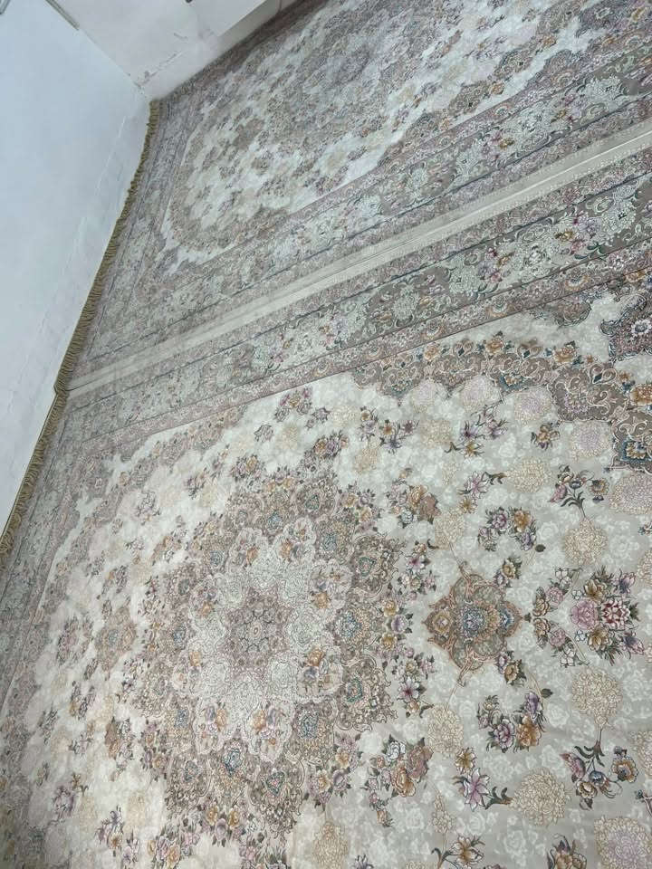 فەرشی ١٢٠٠شانەی گوڵەبەرجەستە قیاسی سێ بەچوارە بۆ ژورێکی ٤بە٦ ئەبێ یەکجار شۆراوە تراکمی ٣٦٠٠بۆ فرۆشتن بۆنرخ ***********
