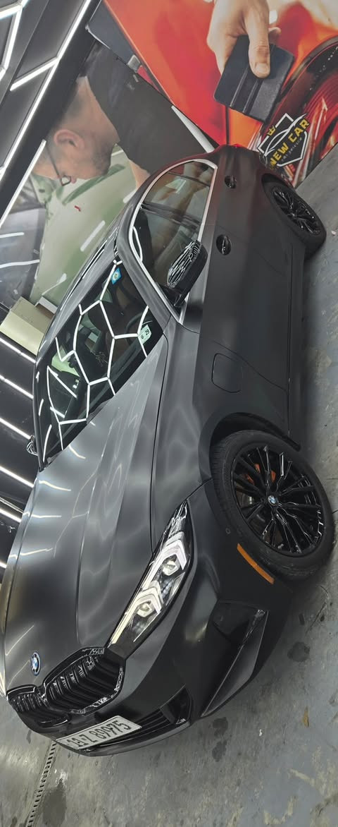 السلام عليكم
BMW 330e xDrive 2024 | للبيع

BMW 330e xDrive — موديل 2024

⚡️ Plug-in Hybrid | 2.0 Turbo | xDrive

سيارة بمواصفات مميزة جداً، ممشى 28,000 كم فقط، لون أسود مع PPF Matte، وحالة ممتازة.

🔥 أبرز المواصفات:

🚘 2.0L Turbo Plug-in Hybrid

⚡️ قوة تصل إلى 292 HP

🏁 xDrive AWD — دفع رباعي

⚙️ ناقل حركة أوتوماتيك 8 سرعات

🔋 قيادة Hybrid / Electric

✨ التجهيزات:

• Head-Up Display (HUD)

• Auto High Beam

• تدفئة المقود ♨️

• مقاعد جلد

• Auto Parking / اصطفاف تلقائي

• Lane Keeping Assist

• Lane Departure Warning

• Emergency Braking

• حساسات ركن

• كاميرا 360 درجة

• شاشة BMW iDrive

• عدادات رقمية

• Apple CarPlay

• Android Auto

• تحكم متعدد الوظائف بالمقود

• أنظمة BMW المتقدمة لمساعدة السائق

• إضاءة LED

• أوضاع قيادة متعددة

• تشغيل بدون مفتاح

رقم الشاصي

3MW39FS05R8E67076

الضرر قطعة واحدة فقط البنيد مثل ما موضح بالصورة

السعر 32,500$

***********
