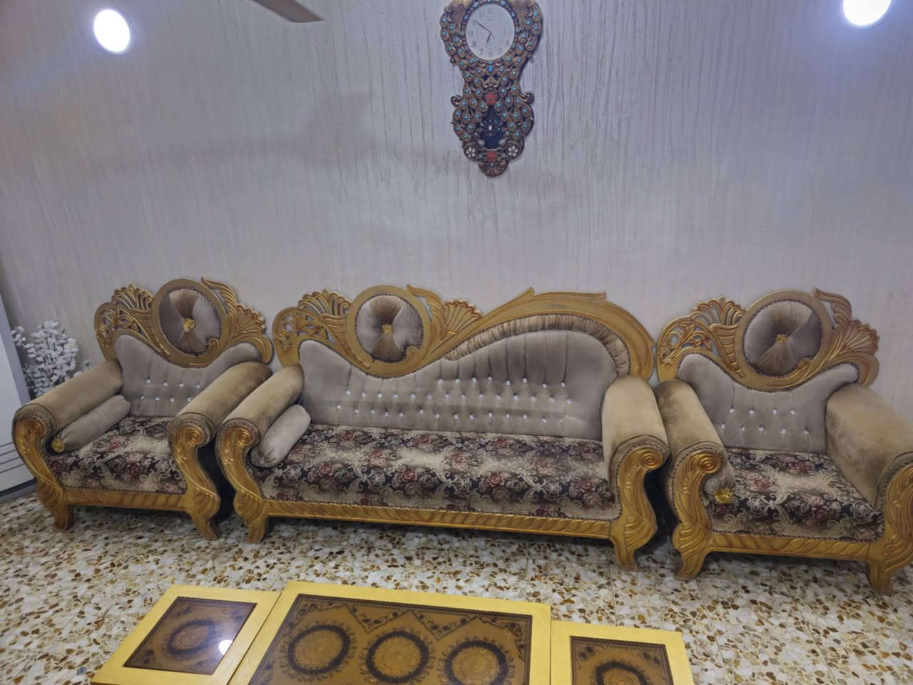 تخم كامل • كنب • حي نادر