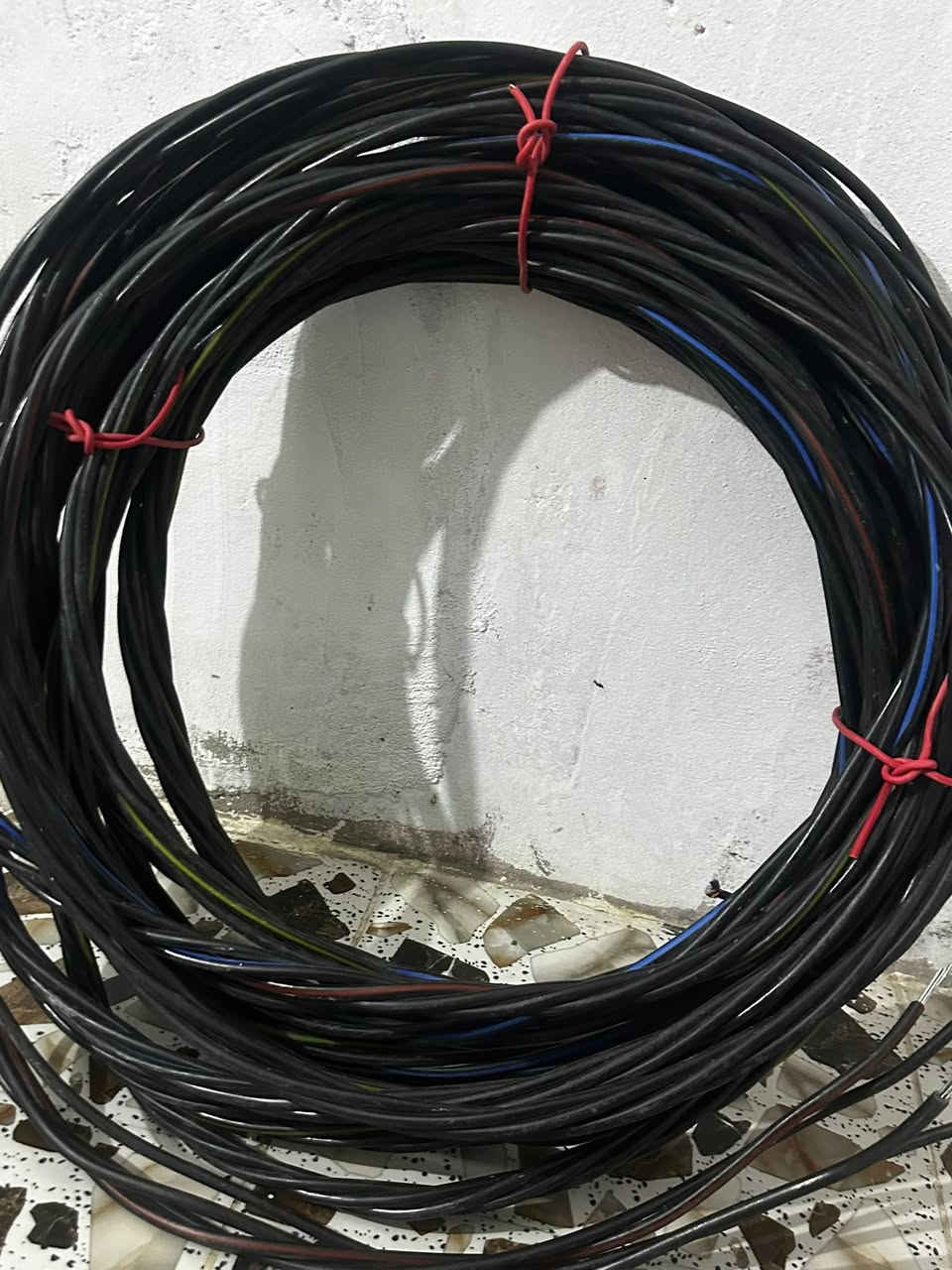 السلام عليكم ضفيره 30متر  4x35  للبيع   مامستخدمه التواصل ***********

