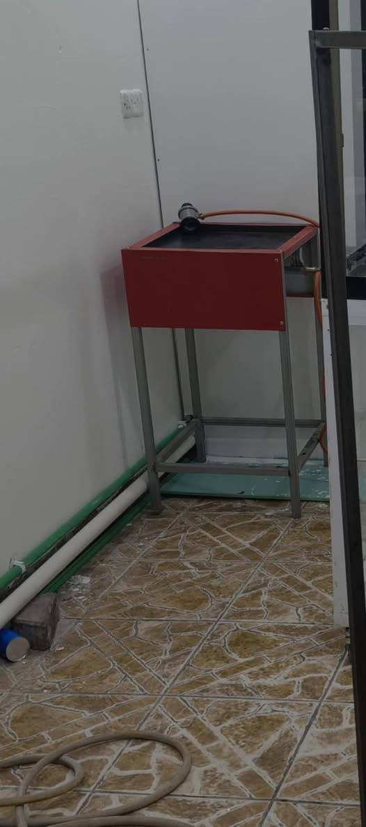 سلام عليكم  غراض كافتريه للبيع الشراي يجي خاص مو شراي لا يجي  شوايه همبركر وعارضه فلافل وطباخ 3عيون 

استفسار الرقم او مراسله ***********
