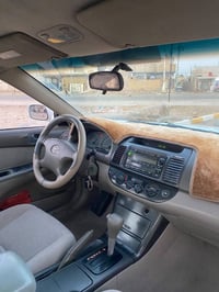 ورحمه الله وبركاته كامري موديل ٢٠٠٦ خليجي بسمي  سياره تبريد ثلج تايرات...