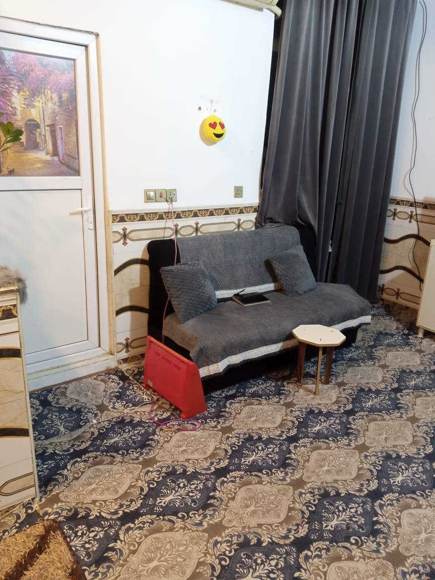 🔥لا تفوت الفرصه 🔥

بيت 🏠للبيع المساحه 100 متر حي النداء📌 شارع مجمع بيتي عمود 54 ✅منطقه 52 خلف صيرفه الشرع قريبه جدا عن الشارع العام بناء طابوك اساس وسقف صب كونكريت ✨ #السعر 🤑🤑 مناسب جدا 68 مع المجال يحتوي على 
✅غرفه 
✅صاله 
✅مطبخ 
✅استقبال 
✅حمامات خارجيه وداخليه 
للاستفسار ***********
