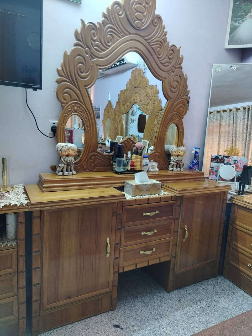 السلام عليكم غرفه للبيع صاج عراقي شغل درجه اولى غرفه جديده للتواصل على الرقم ***********
