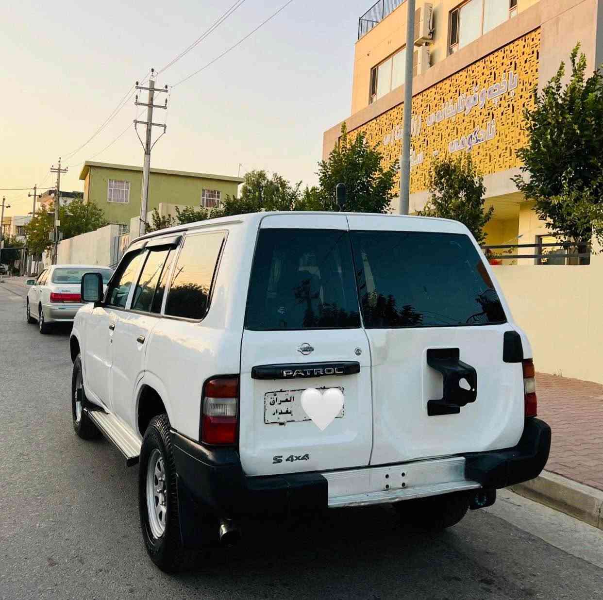 نیسان پاتڕۆڵ ٢٠٠١ 
ئاڕم پلاستیک سلێمانی
زۆر زۆر جوانو پاک 
بێ مەسرەف ماڵی دۆستە 
پێشوو دوای تازە داگیراوە 
کابرێتەری تازە تەشفیتە 
تەبرید لەسەر سویچ
چوارتایە تازە 
گێڕ مەکینە ئەکسل بەشەرت
دەبڵ ئەکسل بەشەرت 
ژمارەی خاوەنی
*********** السليمانية, العراق
