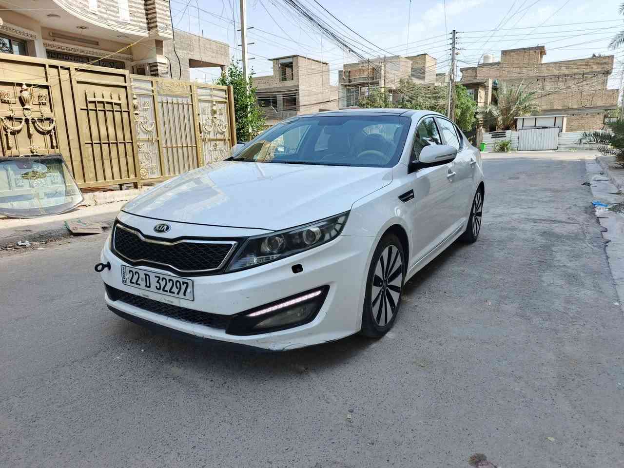 السلام عليكم اوبتما 2013 خليجي  فول الفول VIP 1/1 مكينة 2400
مكينة 2400 دوش مكفولة من التنقيص والتبخير 
كير 6 نمر مكفول 
تبريد ❄🧊 + تدفئة 🔥
موصفات السيارة
1 بصمة تشغيل + بصمة ابواب +  بصمة جنطة 
2 نظام ترحيب عند الاقتراب 
3 اشاير بل مرئي + المرئي شفط 
4تبريد قطعتين ❄ + التبريد منفصل مناخين + ابيانو 
5  كشنات جلد + كشن كهرباء + خزن ميموري وضعيتين 
6 بنوراما طكتين 
7 لد امامي نهاري + ليلي + لد خلفي 
8 كامرة 360 درجة + حساسات خلفية 
9 داخل صاج 
10 نظام ECO اقتصادي فول + NORMAN عادي 
11 فول تحكمات استيرن + نظام قفل سرعة + شفتات 
12 دبل كزوز
13 زراكات مان مي 
14 عدسات في المازدة عدد 2
15 نظام مانع انزلاق + ABS
16 5 ويل كب + تخم تاير جديد + ويل 18 
(لغود + شواصي + حوض + تكم + ايرباك مكفولات بدون دواخل ) 
(صبغ نص الجاملغ الخلفي + نص الباب كلير الخلفي بدون معجون)
سنوية 2031 + رقم جديد + هزة بسمي تحويل مباشر  
مكاني بغداد حي جهاد 
السعر 115 وبيها مجال للطيبين
