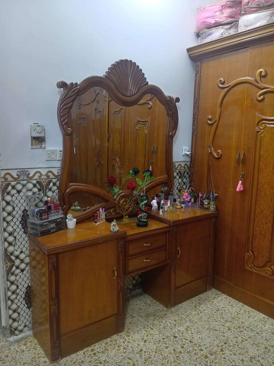 السلام عليكم غرفه نوم تزكا ثقيله صاج داخل وخارجي تفصال مفصله بمليونين و700 
رايده ب٨٠٠  ______ *********** مكاني بغداد الرصافه حي البتول
