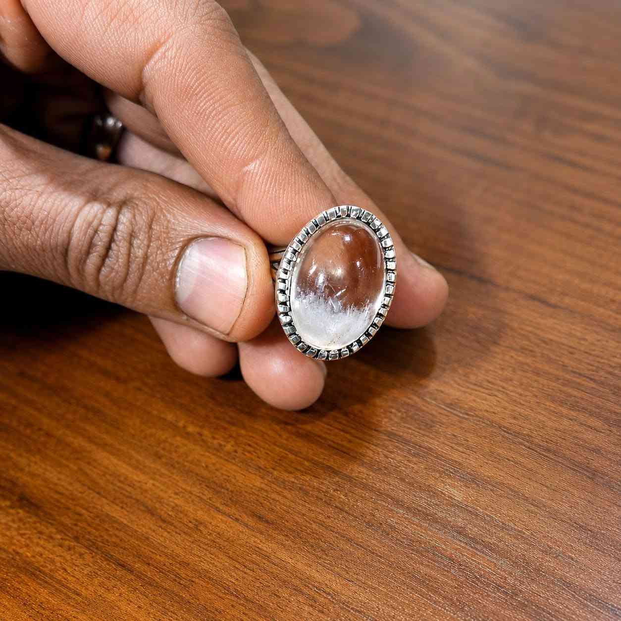 دره نجفي صياغه حلوه مرتبة والحجره اصلية 
السعر 65 الف القياس 22
العنوان كربلاء 
***********
