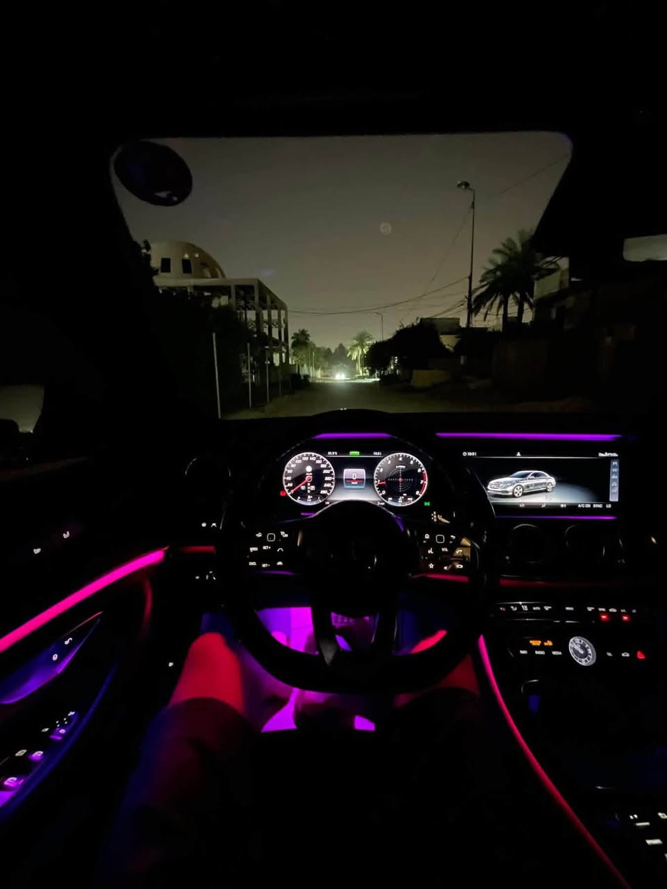 🔥 للبيع مرسيدس E300 AMG ألماني موديل 2020 🔥
للبيع سيارة نظيفة جداً ومعتنى بها بعناية فائقة، استخدام شخصي، بحالة ممتازة من الداخل والخارج.

✅ AMG Line أصلي
✅ موديل 2020 ألماني
✅ ماشية 130 ألف كم
✅ وكالة بالكامل بدون أي نقطة صبغ
✅ سقف بانوراما
✅دبل ماوس 
✅شاشة ديجتال متصله ٣ وضيعات عدادات ( سبورت - الافتراضي - متقدم ) 
✅اوتو بارك ( السيارة تركن نفسها ) 
✅اوتو ستارت ستوب 
✅ كاميرات 360 درجة
✅ رادار ومساعدات قيادة
✅ نظام التحذير والحماية الأمامي
✅ لايت Multibeam الذكي الأصلي
✅ إضاءة ترحيب عند فتح السيارة
✅ هيتر (تدفئة مقاعد)
✅ بصمة تشغيل ودخول ذكي
✅ شاشة كبيرة ونظام معلومات متطور
✅ أوضاع قيادة متعددة (Comfort / Sport / Sport+ / Individual)
✅ حساسات أمامية وخلفية
✅ مرايا كهربائية قابلة للطي
✅ ويلات AMG أصلية
✅ داخلية جلد وكنتارا مميزة و فاخرة
✅ تكييف ثنائي المناطق 
✅ Ambient Light إضاءة داخلية فاخرة
✅ ستيرن AMG متعدد الوظائف
✅ محرك وكير وشاصي بحالة ممتازة
✅ وضعية النطاق المريح … 
✅ قيادة ذاتية كاملة 
✅ تحديد مسار 
✅ مثبت سرعة 
✅ علامة مرسيدس رادار وهيتر الي هي اعلى فئة بالe 
✅ مري قلاب 
✅ تعتيم المري اوتو 

السيارة من أنظف سيارات السوق، والفحص بأي مكان يختاره المشتري.

💰 السعر: 345$ قابل للتفاوض بعد المعاينة.

📞 ***********

