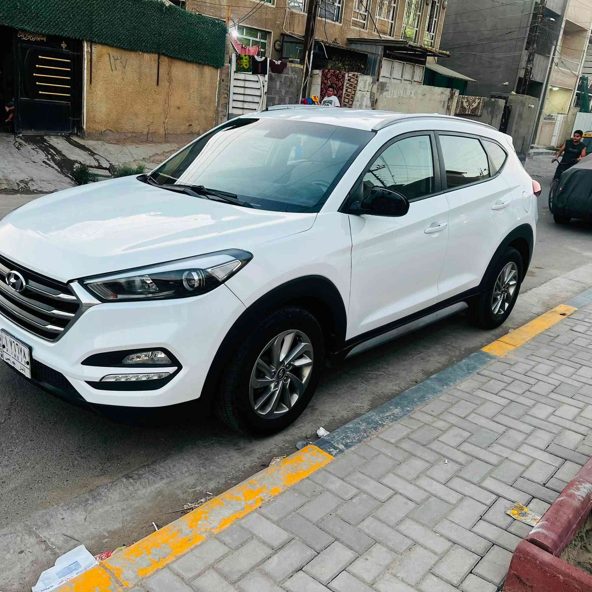السلام عليكم
توسان2018 للبيع 
وارد امريكي مكينة 2000 دوس ضربتها بسيطه 
 السياره فول  مواصفات داخل السياره كريمي كشنات  تحكم ستيرن نقطه عمياء وبعد بيها ۿـۅايه مواصفات السياره كامله ومناقصها شـჂ̤ رقم انبار تحويل ثاني يوم
‏سعر 138 وبي مجال

***********
