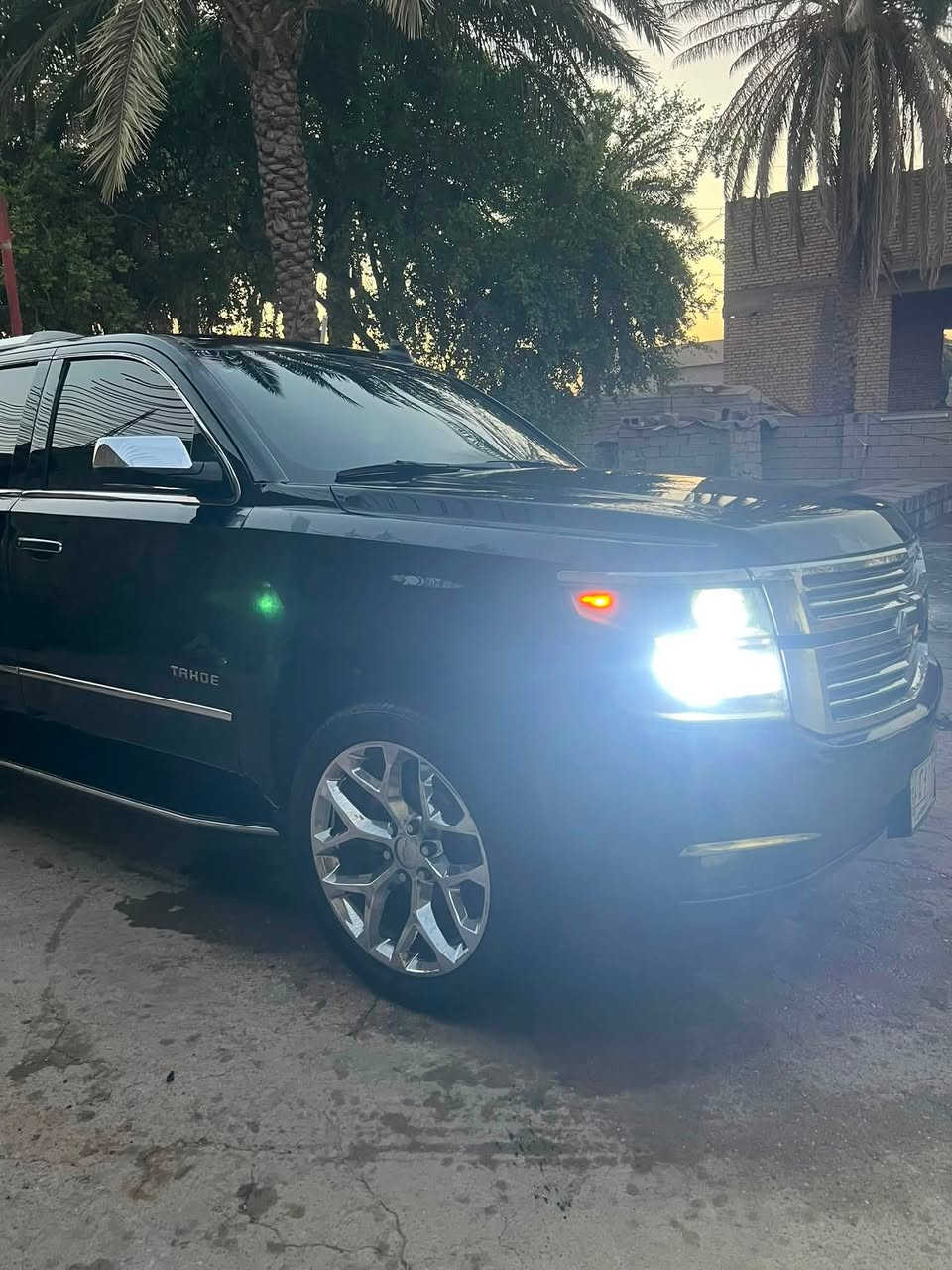 السلام عليكم شوفرليت تاهو 2017 برمير LTZ فول مواصفات
رقم بغداد 
كير محرك كفالة تخم تاير جديد 
صدر جديد 
سيارة عليها ادامة كاملة 
سيارة ماشية 180كم 
جاهزة من كلشي. 
سيارة حادثها كلشي بسيط 
بدون دواخل بدون ايرباك 
مكان السيارة بغداد 
بيع أو مراوس ب احدث 
السعر 275 
***********
