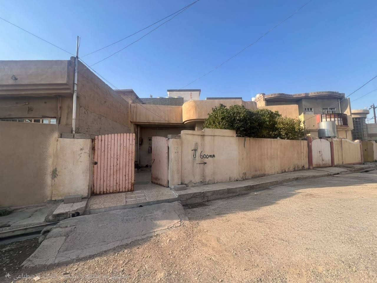 دار للبيع حي سومر112مساحة 150ركن يتكون الدار من غرفتين  وهول ومطبخ وخدمات واستقبال /سند 26
#السعر 80بي مجال 
#للتواصل 👈***********
