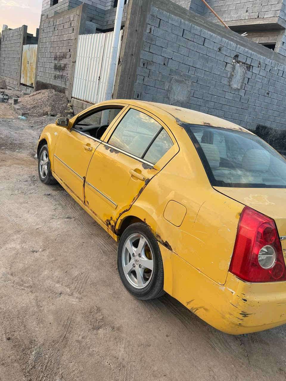 السلام عليكم
للبيع شيري A5
مديل ٢٠١٢ 
محور مكينه وكير كورلا 
حداديه كير مكينه 
بس الجسد يرادله تعمير بيهة خياس 
التبريد يرادله كنبريسر 
السعر 25 ورقه وبيهة مجال 
رقمها بصره السنويه ٢٠٣٠ يلله تنتهي 
رقمي ***********

