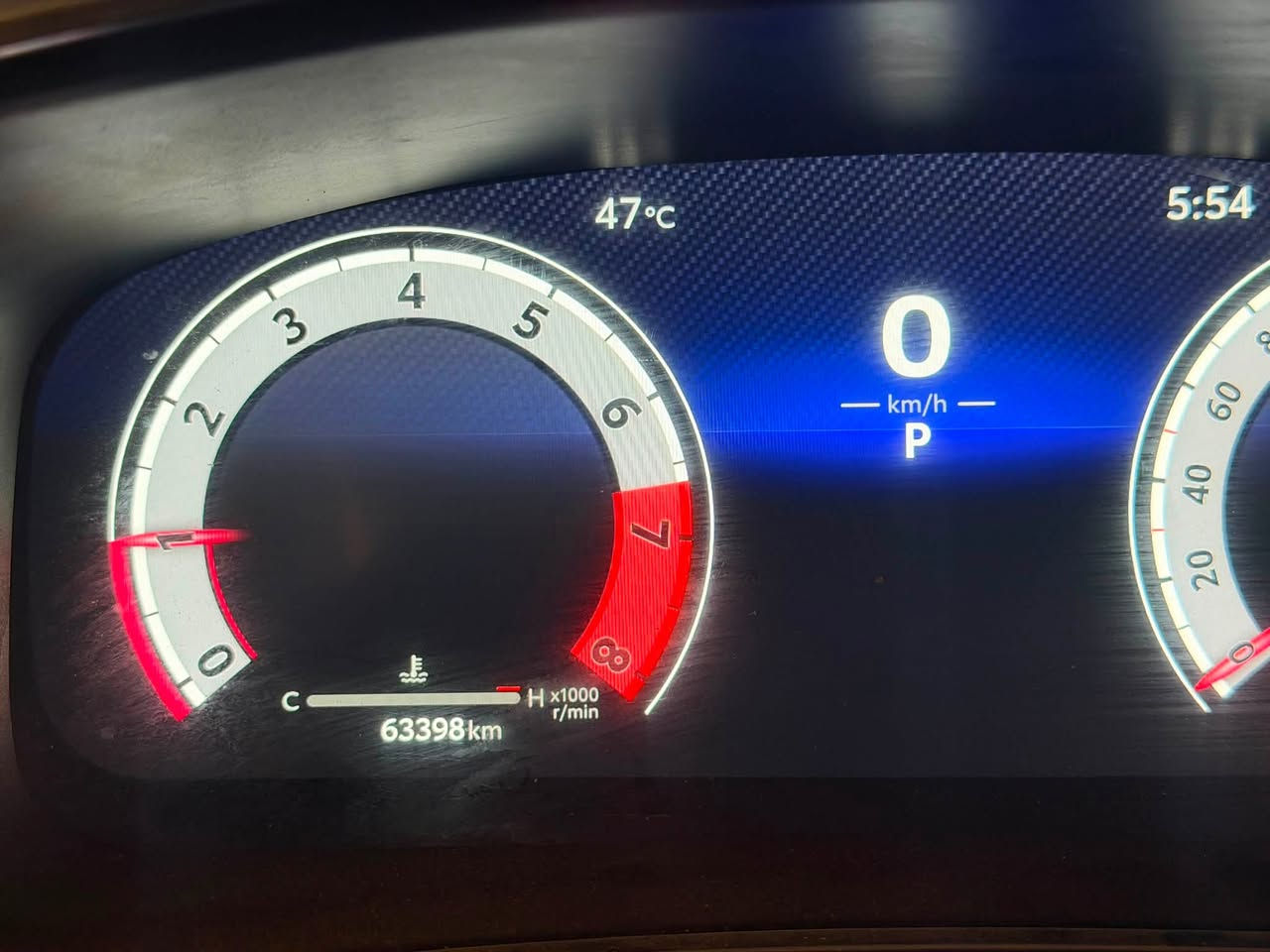 كورلا موديل 2023 خليجي شركة ساز 
السيارة بيها بارد بدايه البنيد مثل ما موضوح بل صوره 
السعر 170 وبيها مجال 
السيارة فول مواصفات 
فتحه وبصمه 
محرك 1800 بانزين 
بصمه +دخول ذكي 
نظام الترحيب عند الاقتراب 
تبريد قطعتين 
نظام القيادة (سبورت +عادي 
بروجكتر لد زينون +صباحي زينون 
كيجات ديجتل شاشة
كامرة خلفية 
حساسات امامية  + خلفي 
مانع النزلاق 
ايرباك عدد 6 
شحن تايبسي
تبريد بيانو شاشة 
اشاير مري 
مري شفط 
ويل كب حجم 16 عدد 5 
حساس اطار + حساس لايت عالي ناصي اوتو +حساس مطر 
تحكم مقود 
ماشية 63 
السيارة حلوه وجديده 
السيارة باسمي تحويل احولك بدون وكاله 
العنوان بغداد 
رقم الهاتف *********** 
ما متواجد عل فيس اتصل وتدلل
