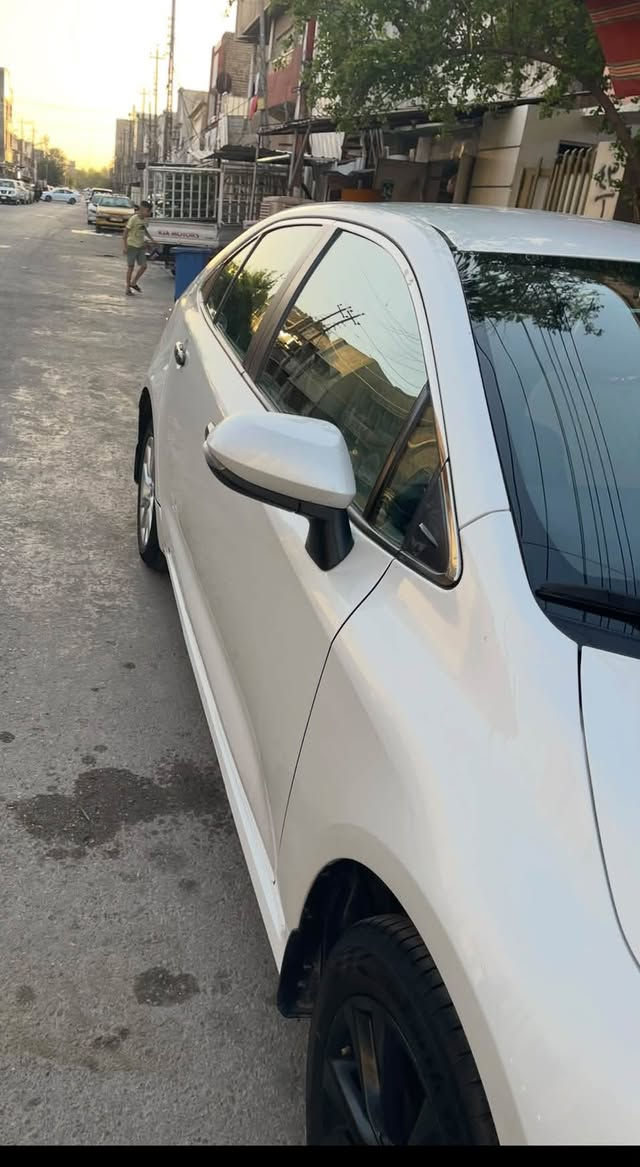 للبيع كورلا جيهان موديل 23 

رقم اربيل بأسمي تحويل فقط 

محرك 1800 

اللون ابيض صدفي

فول عدا الفتحة

حساس امامي خلفي

ويل حجم 16

صيانتها بشركة ساس 

الضرر: طخة من الخلف صبغ دعامية + بارد بل الصندوق + بارد بذيل الباب السكن والدوسة مثل ما موضح بل الصور 

السعر المطلوب160 وبيها مجال معقول

مكان السيارة بغداد 
***********
