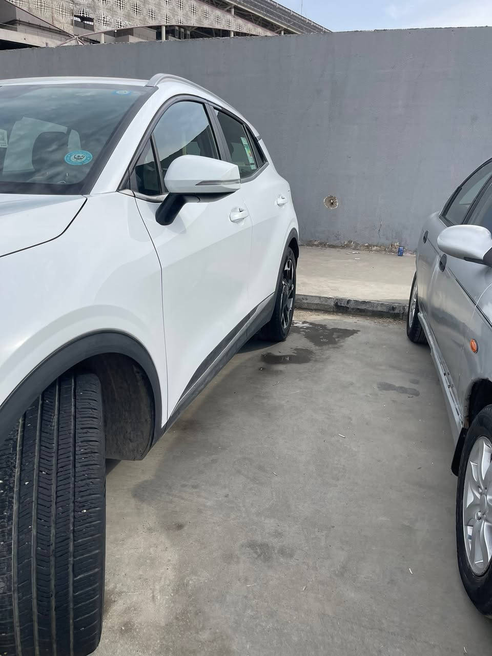 السلام وعليكم للبيع سيارة 🚗 كيا سبورتج موديل 2022 خليجي ماشية 83ألف بعده بالضمان تبديل الدهن بالشركة سيارة جديدة لوك سبير منازل سيارة حلوة جديدة السعر 195وبيها مجال المكان بغداد الرقم الهاتف فقط مكانين بارد ***********
