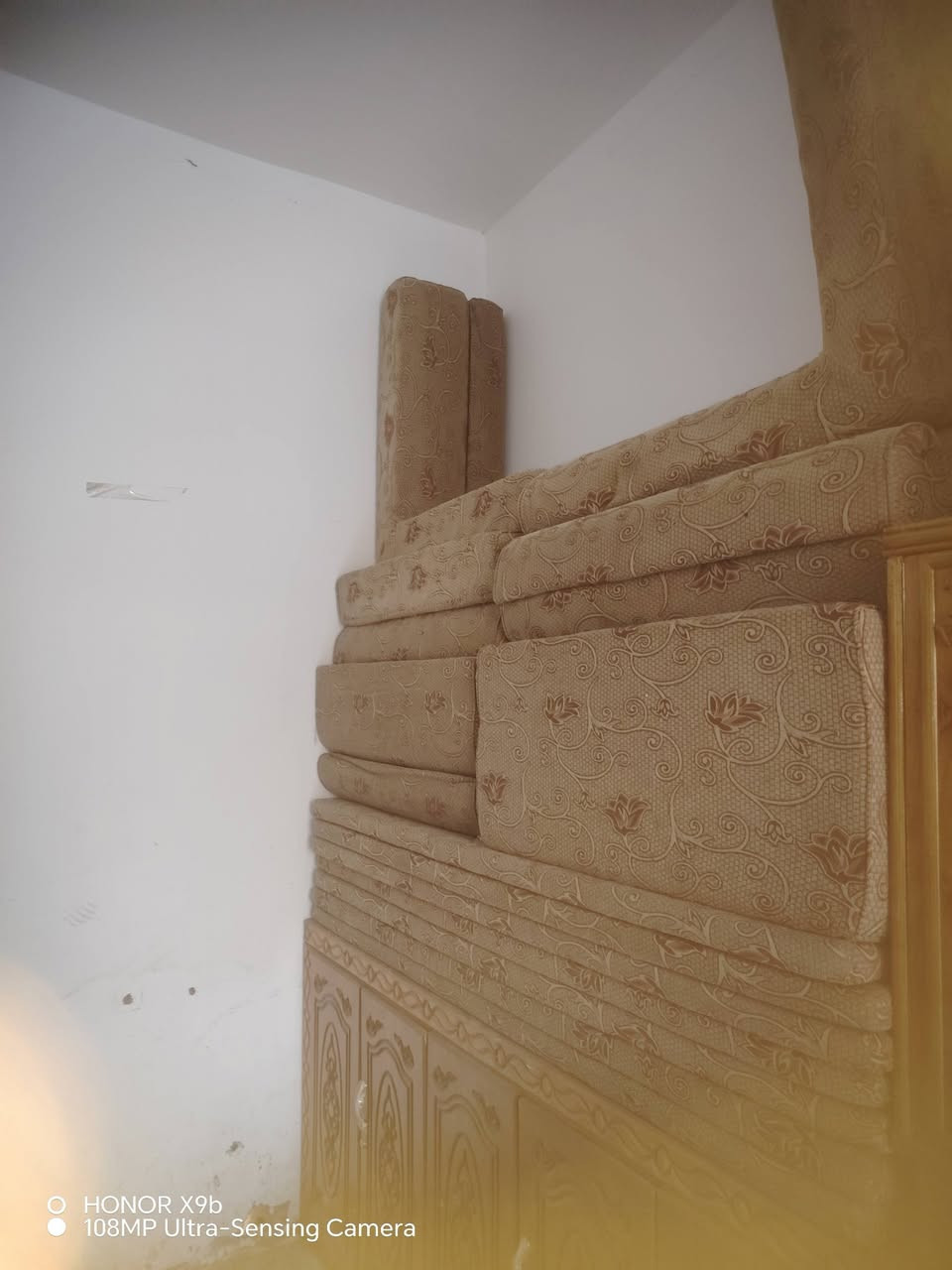 يالله اغراض مستخدمه تصفية للبيع بأسعار مناسبة جدا للاستفسار *********** العنوان الرفاعي بداية طريق شركات النفط

نص مكتوب في الصور:
- HONOR X9b
- 108MP Ultra-Sensing Camera
- O HONOR X9b 108MP Ultra-Sensing Camera
- O HONOR X9b